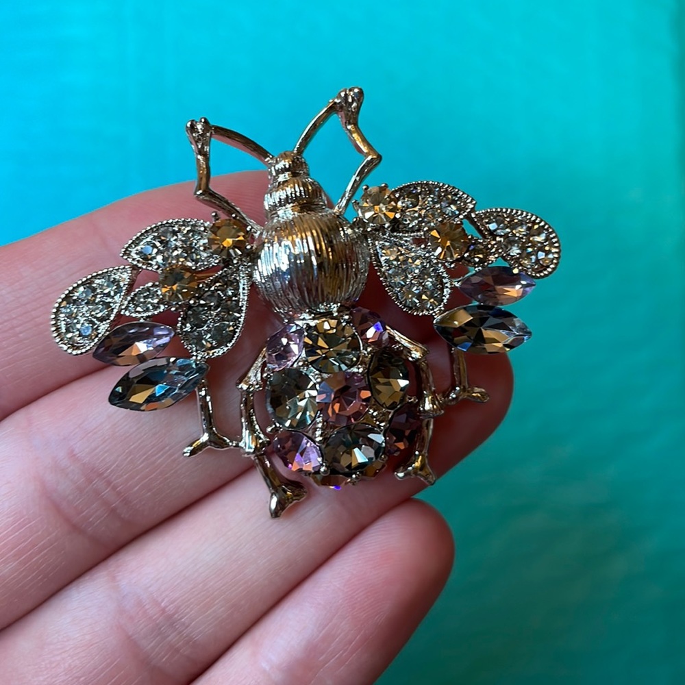 Bee Brooch Pin Jewelry